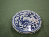 13412005清代晚期缠枝花卉纹青花插罐盖